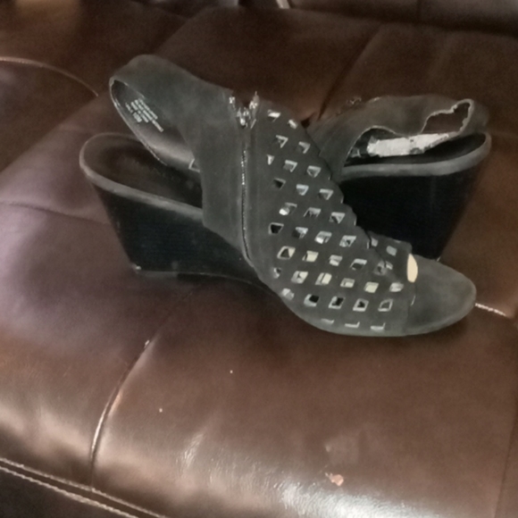 Shoes - Picture 1 of 2